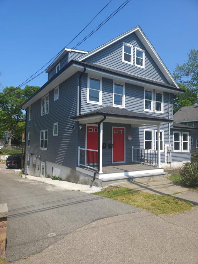 Modern Red Door Haven +5Mins To Boston Apartment Milton Exterior photo